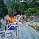 Stonehouse Residence